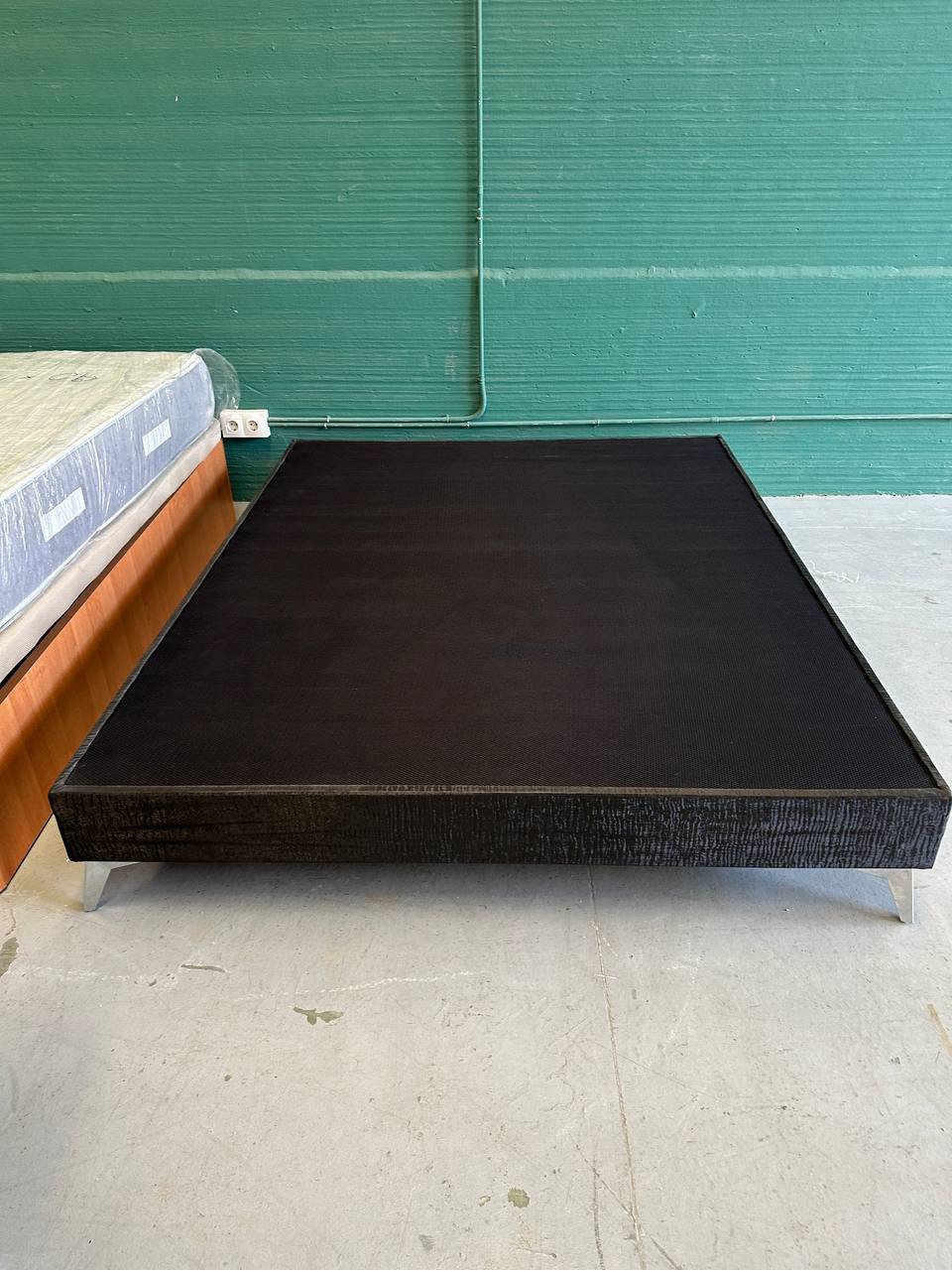 DIVAN TAPIZADO NEGRO