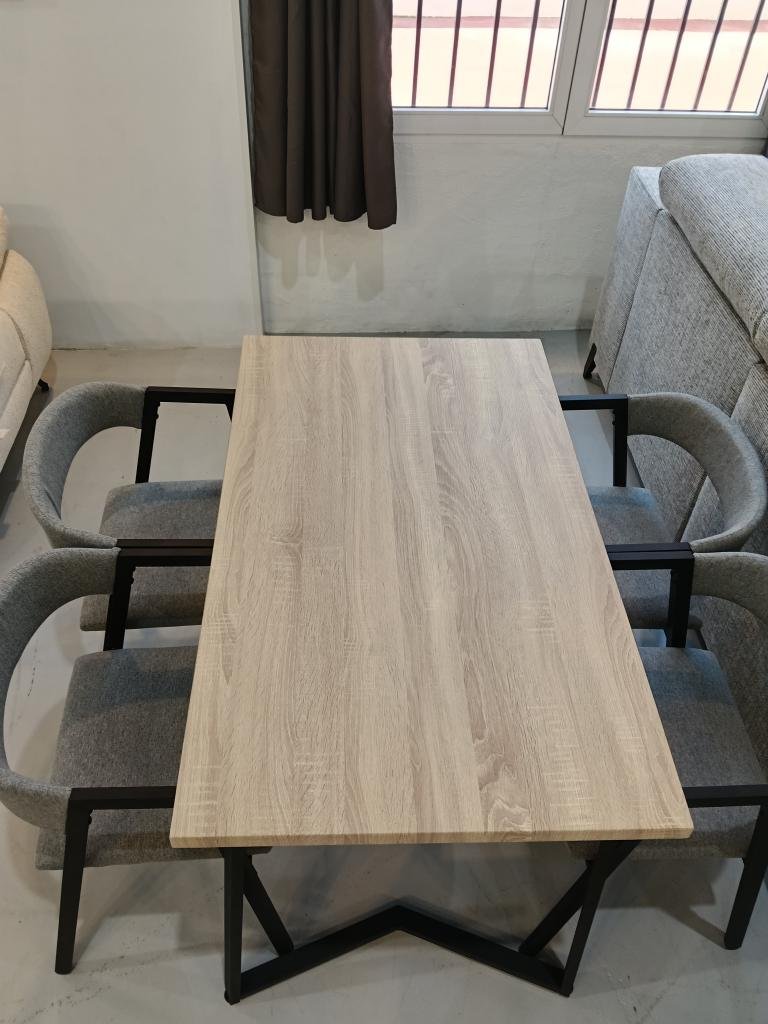 Conjunto de mesa + 4 sillas
