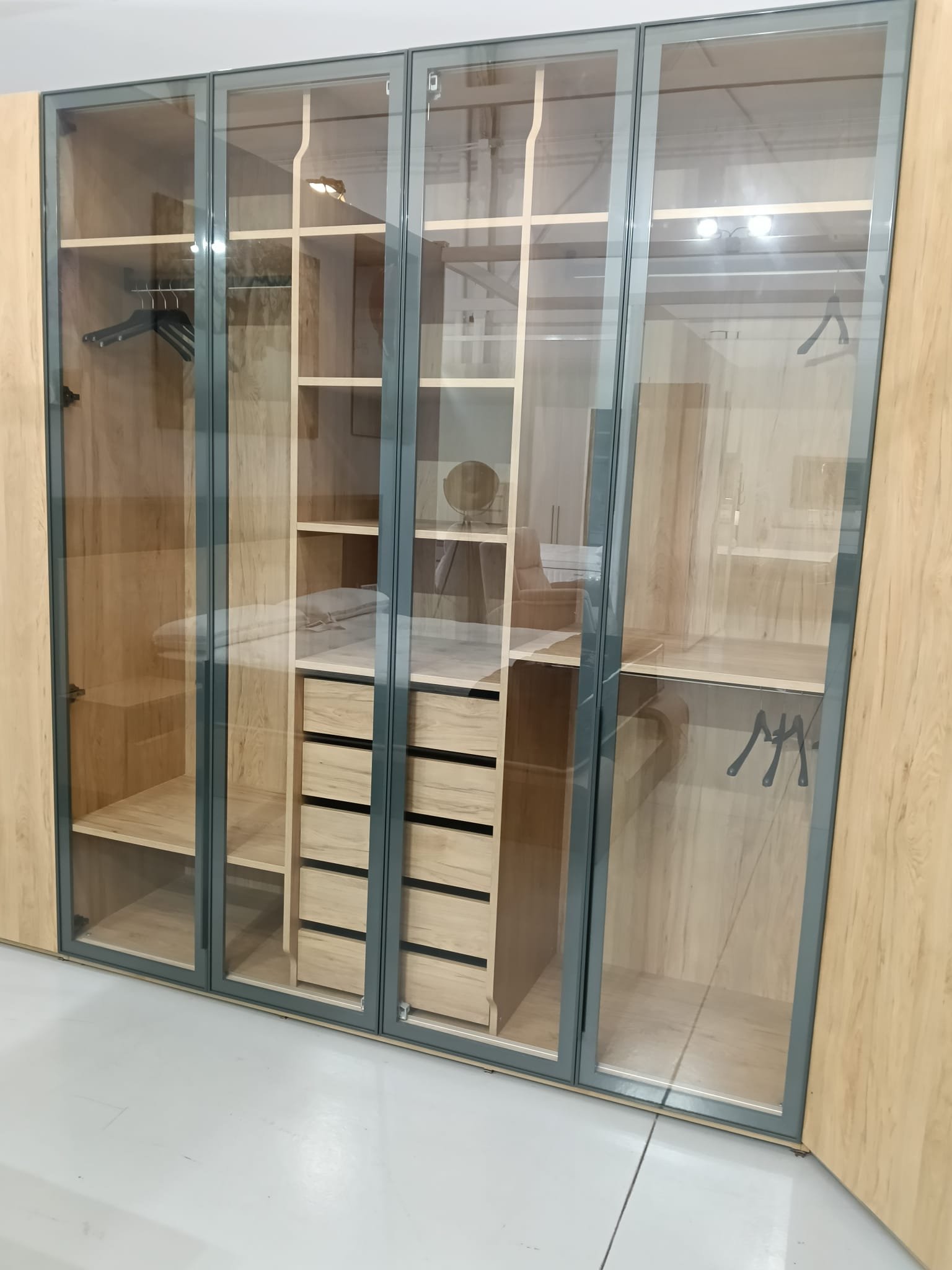 Vestidor puerta cristal